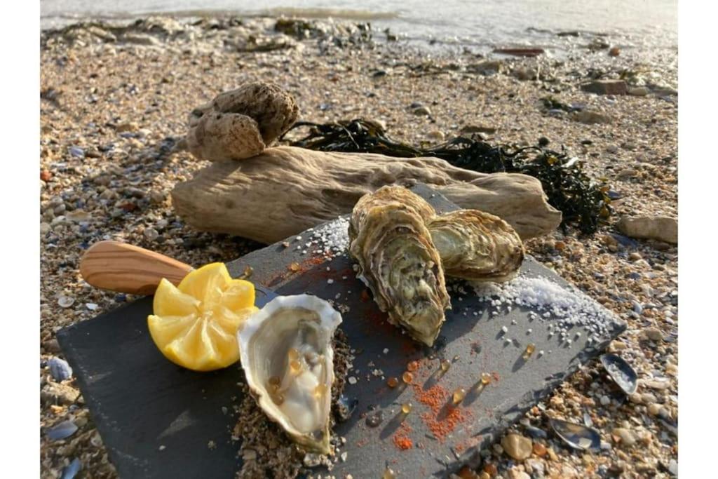Les Pieds Dans L'Eau Acces Direct A La Plage La Cotinière エクステリア 写真